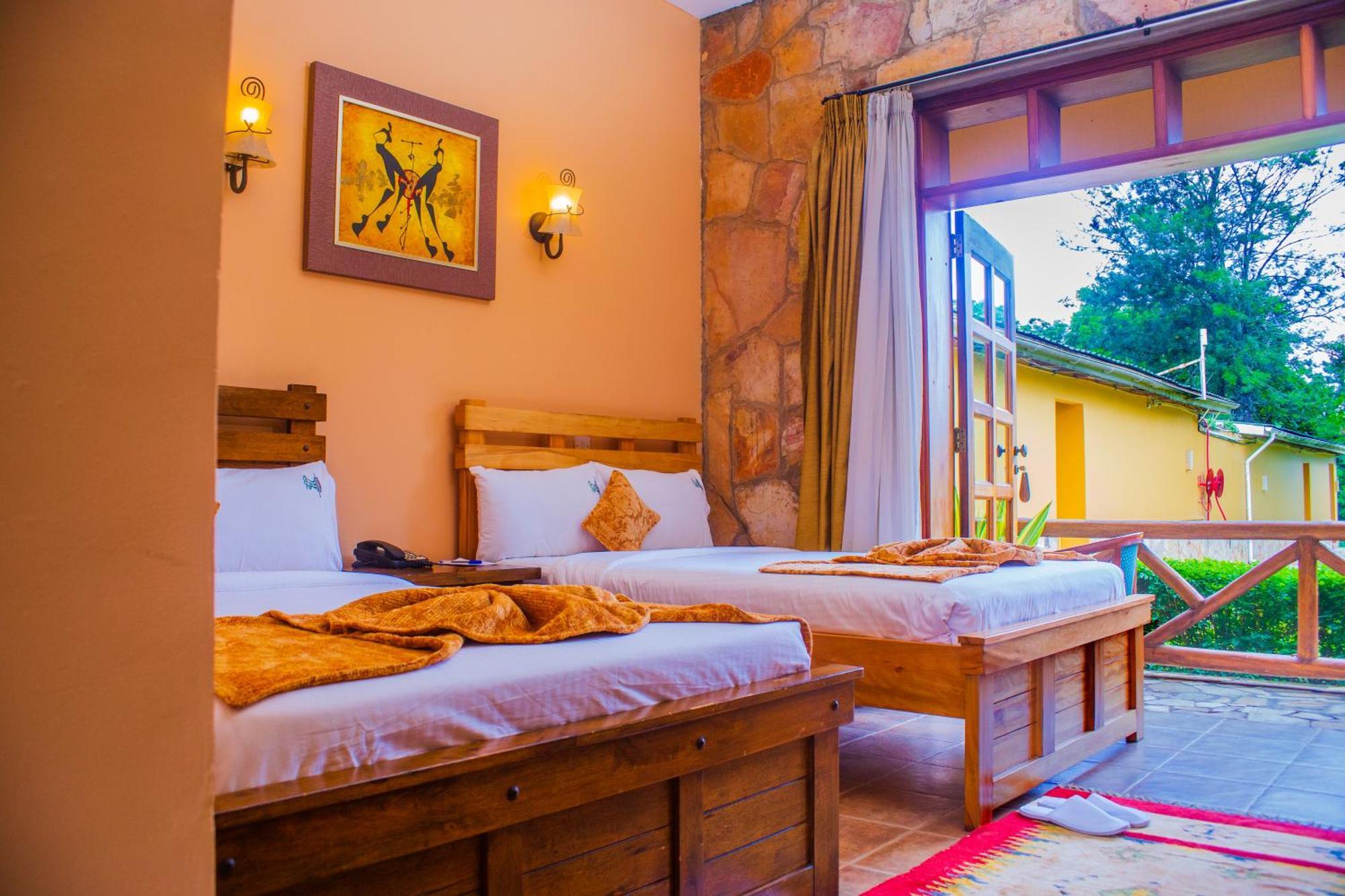Mountains Of The Moon Hotel Fort Portal Dış mekan fotoğraf